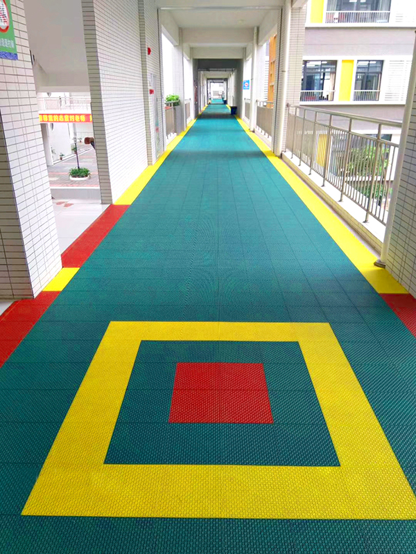 学校楼道-拼装地板